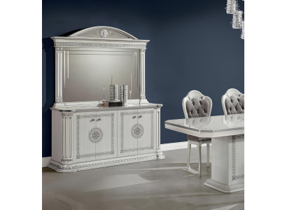 Luksuzna mobilna komoda s klasičnim lesenim dizajnom