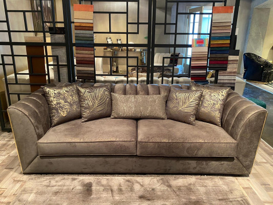 Sodobna luksuzna taupe trosedna sedežna garnitura