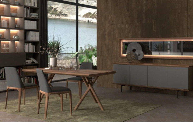 Luksuzna mobilna razstavna omara