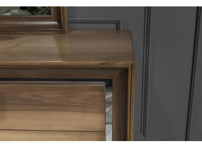 Eleganten pohištveni set za spalnico v 6 delih.