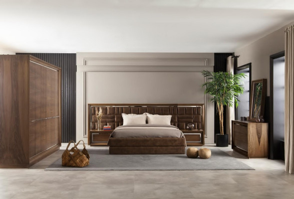 Komplet pohištva za hotel v rjavi barvi s 4 deli