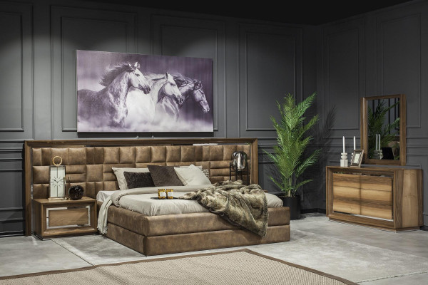 Idealen dekor za spalnico z omaro, nočno omarico in posteljo v 5 delih.