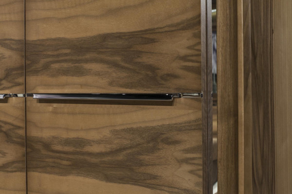 Luksuzna omara, 277 cm, 6 vrat in veliko prostora za shranjevanje