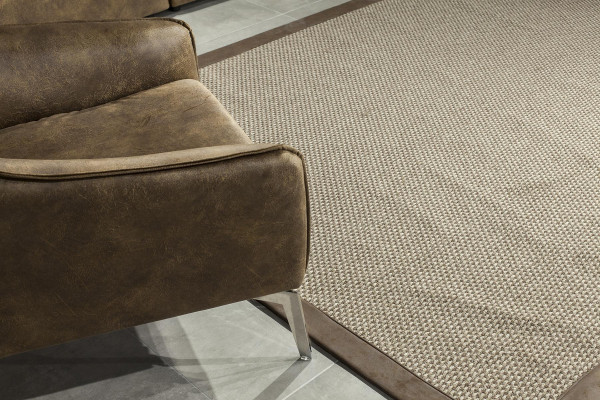 Luksuzna fotelj za dnevno sobo