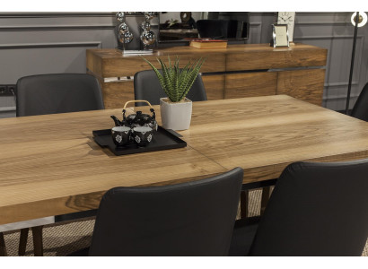 Set s 9 deli z mizo, stoli in pohištvom