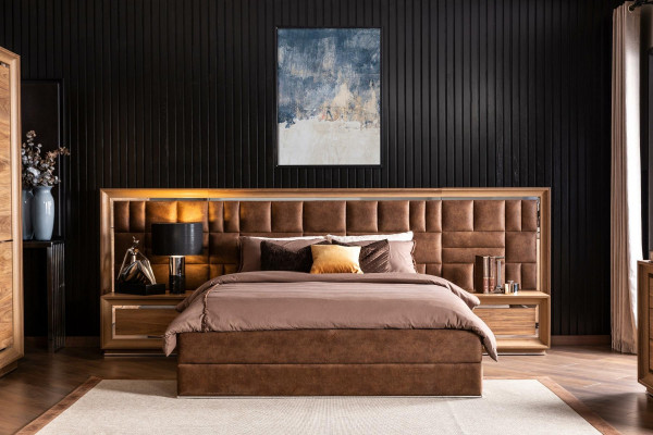 Idealna spalnica pohištvo set, ki vključuje omaro, nočno omarico in posteljo v 5 delih.