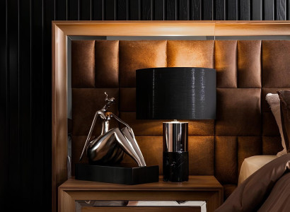 Kompletna posteljna garnitura za spalnico, vključno z posteljo, omaro in 2 nočnima omaricama, 4 kosi.