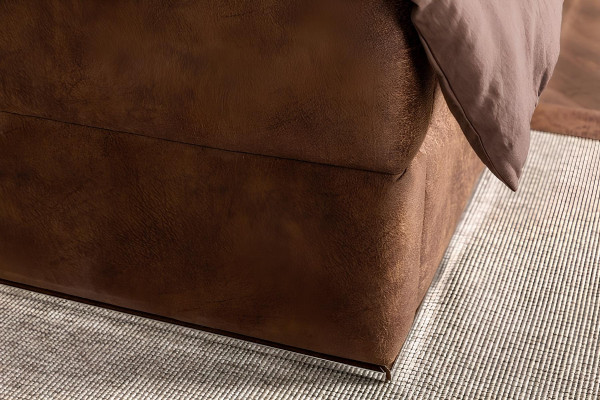 Kompletna posteljna garnitura za spalnico, vključno z posteljo, omaro in 2 nočnima omaricama, 4 kosi.