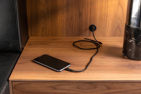 5-delni komplet pohištva za spalnico z posteljo, nočno omarico in komodo