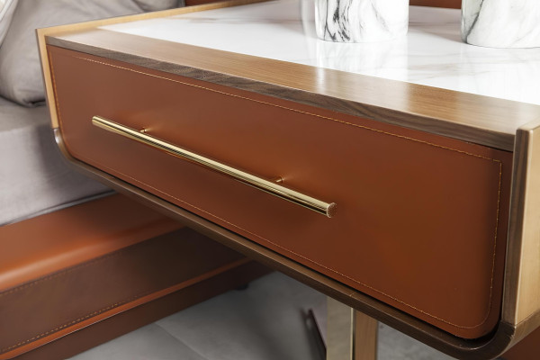 Luksuzna postelja z glavo, nočno omarico in 4 nočnimi omaricami