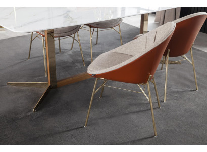 Kuhinjska stolica iz sivega tkanine