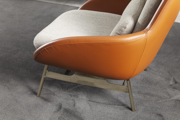 Brun klubskega stola