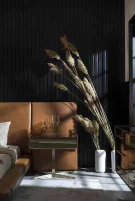 Postelja z dizajnom in dvema nočnima omaricama iz stekla