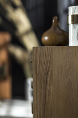 Moderna komoda z ogledalom