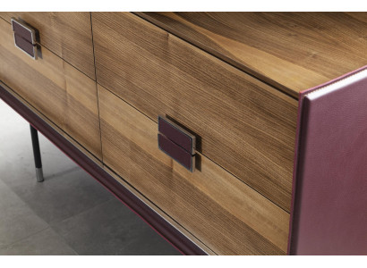 Omara Violet s drsnimi vrati na 141 cm