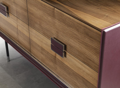 Omara Violet s drsnimi vrati na 141 cm