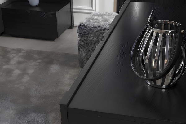 Luksuzna spalnica s pohištvom z omaro, nočnimi omaricami in 2 nočnima omaricama, 5 delov.