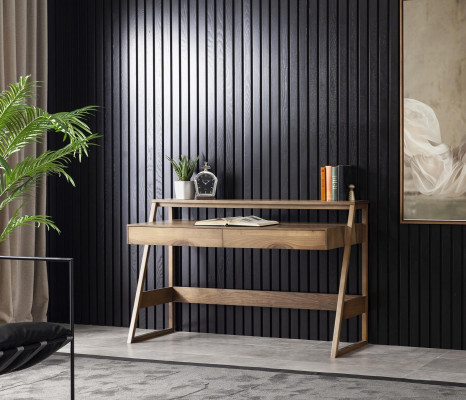 Luksuzna konzola z udobnim prostorom za shranjevanje