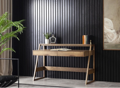 Luksuzna konzola z udobnim prostorom za shranjevanje