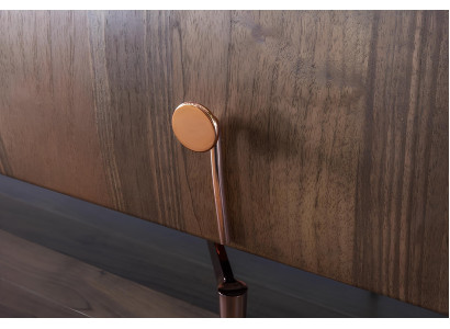 Set s 10 kosi z stoli in omaro iz rjavega lesa