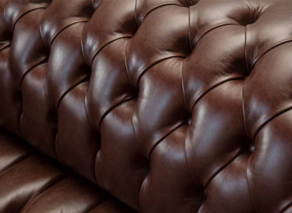 Nov oblazinjen Chesterfield dvosed