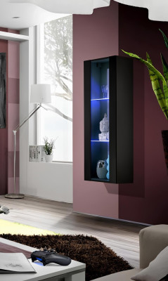 Moderna zasnova visečega razstavnega omara za dnevno sobo