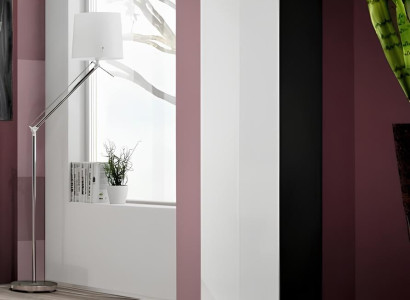 Luksuzna stenska omara za dnevno sobo z modernim dizajnom