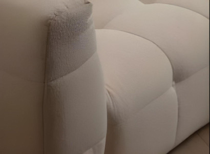 Eleganten L oblikovan kotni kavč s sodobnim 2-delni puf kompletom