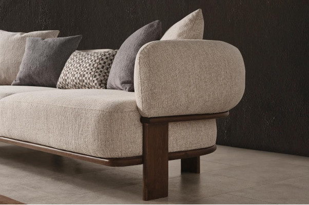 Moderen sivi trosed za luksuzno dekoracijo dnevne sobe