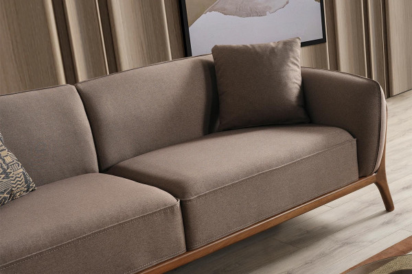 Eleganten 3-sedežni rjavi kavč za dnevno sobo