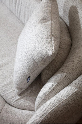 220 cm trosedni kavč z oblazinjenjem