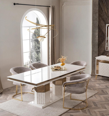 Luksuzna zlata zasnova lesenega jedilnega mize