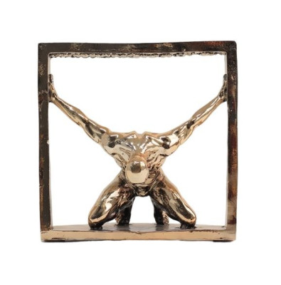 Moderna figura moškega v skulpturalnem okviru za dnevno sobo