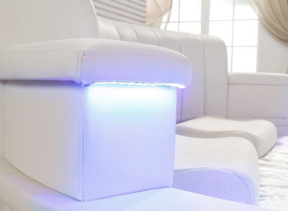 Moderna okrogla postelja z LED osvetlitvijo