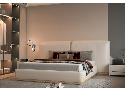 Postelja z elegantno vzglavno stranjo