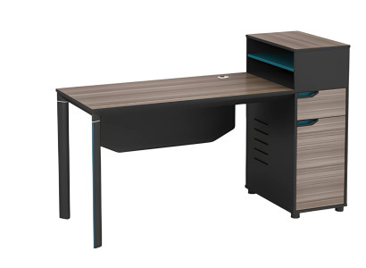 Pisarna z lesnim učinkom v rjavi, opremljena s prostorom za shranjevanje in upravljanjem kablov