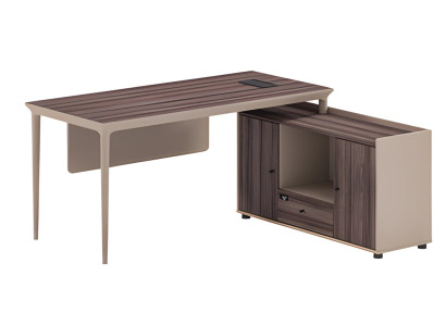 Moderna rjava kvadratna miza iz bora z prostorom za shranjevanje