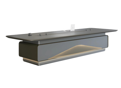 LED osvetljen konferenčni miza z tehničnimi povezavami