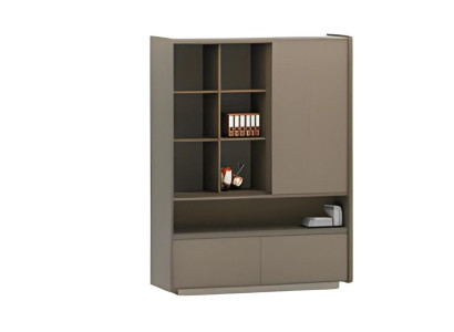 Moderno pisarniško mizo z policami in predali za dokumente