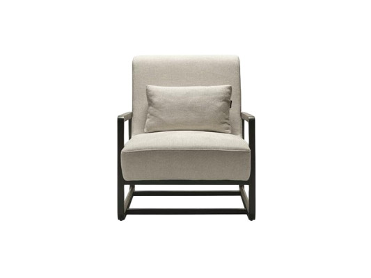 Moderna tkaninska fotelja z leseno strukturo