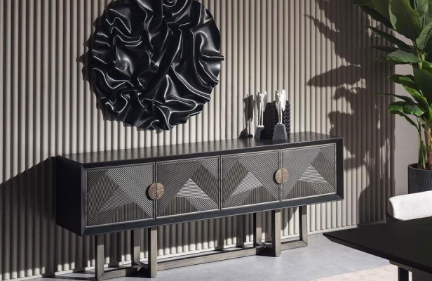 Moderna konzolna miza