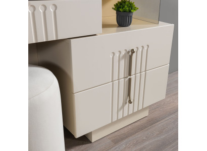 Eleganten toaletni mizica s ogledalom