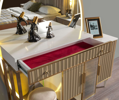 Moderna nočna omarica s ogledalom