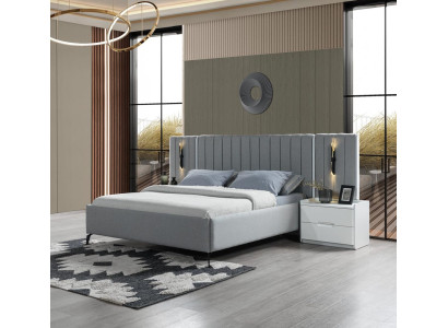 Kompletna spalna garnitura z posteljo in 2 modernima nočnima omaricama