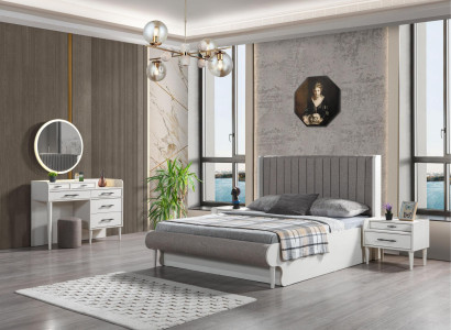 Kompletna postelja s 5 kosi za spalnico. Postelja, nočna omarica, omara