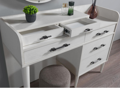 Moderna omara z ogledalom za spalnico