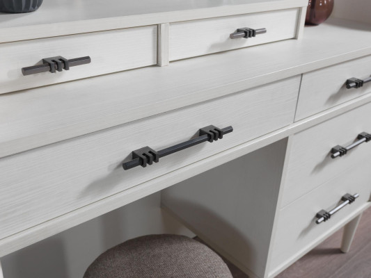 Moderna omara z ogledalom za spalnico