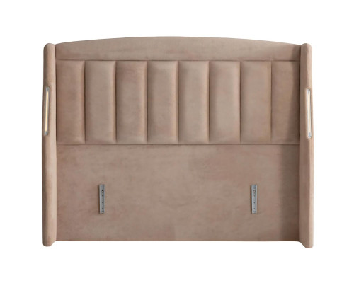 Eleganten leseni postelji s tkanino in leseno preprogo