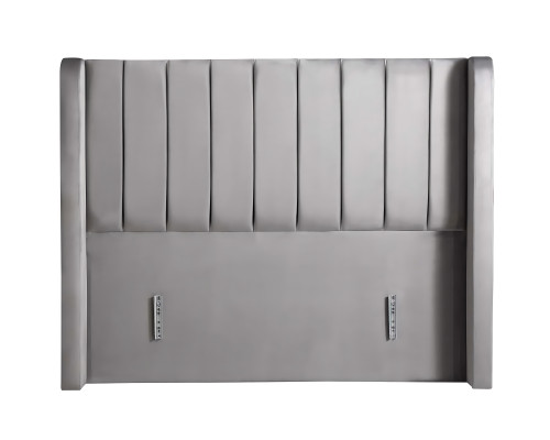 Elegantna postelja z rjavim blagom