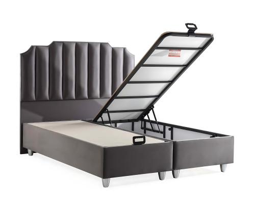 Elegantna postelja iz blaga in lesa z vzmetnico